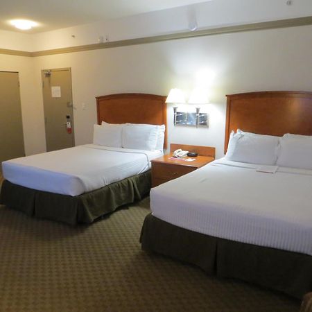 Ramada By Wyndham Edmonton South Hotel Szoba fotó