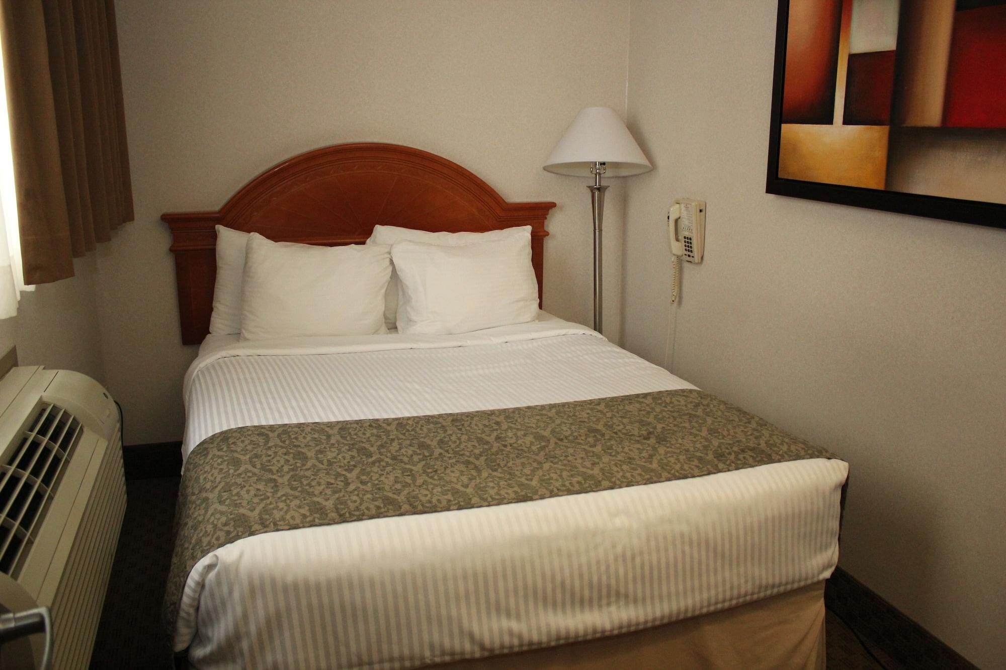Ramada By Wyndham Edmonton South Hotel Kültér fotó