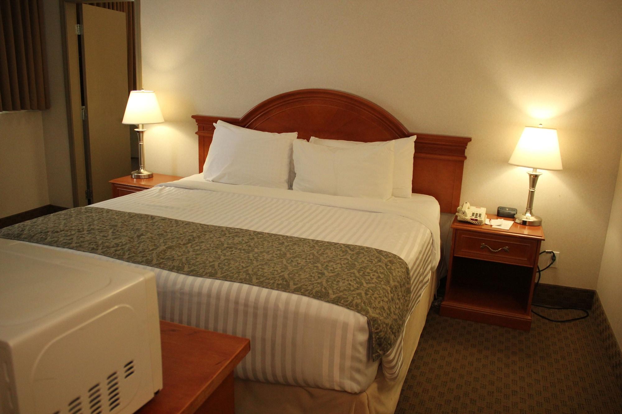 Ramada By Wyndham Edmonton South Hotel Kültér fotó