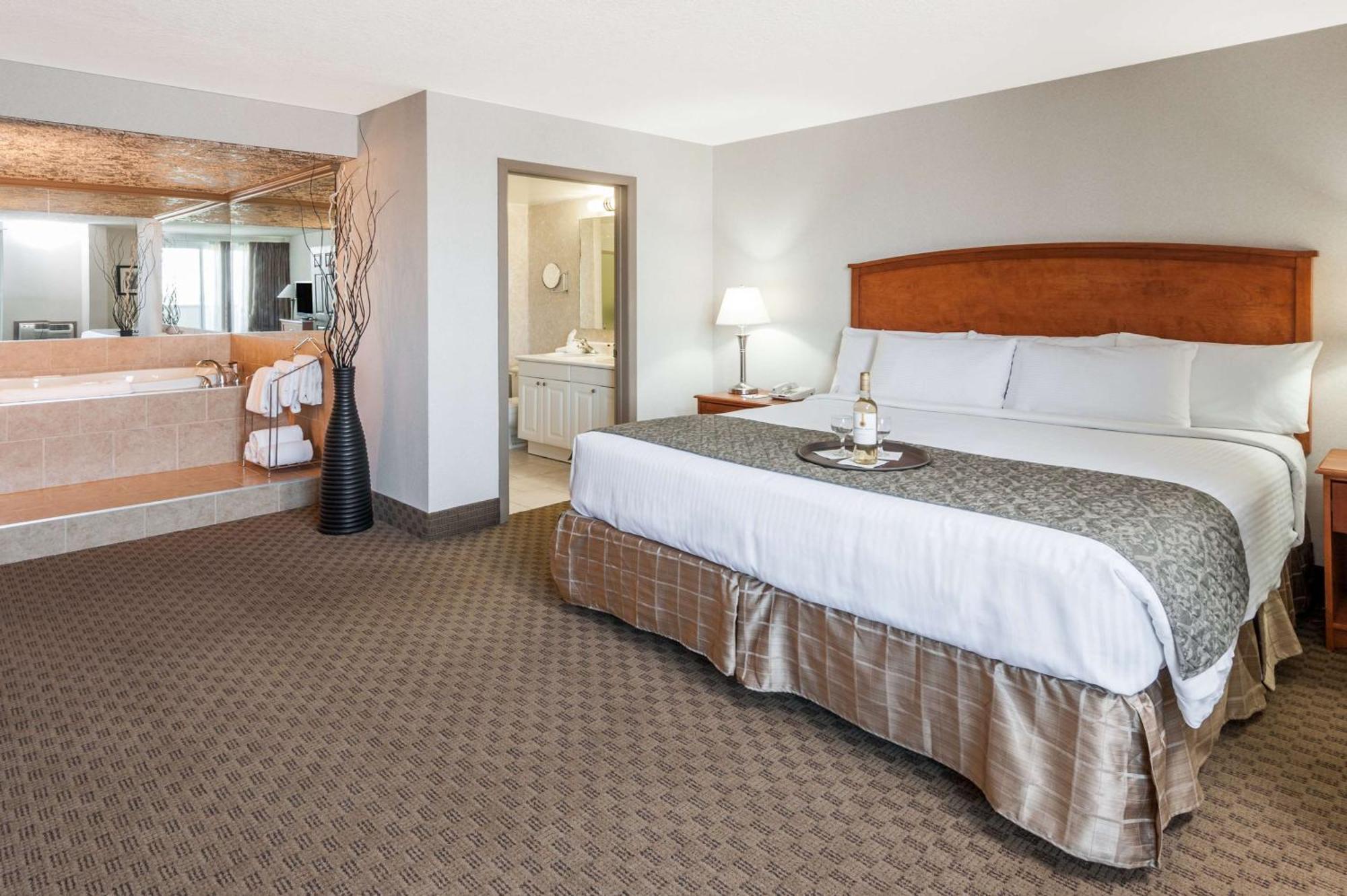 Ramada By Wyndham Edmonton South Hotel Kültér fotó