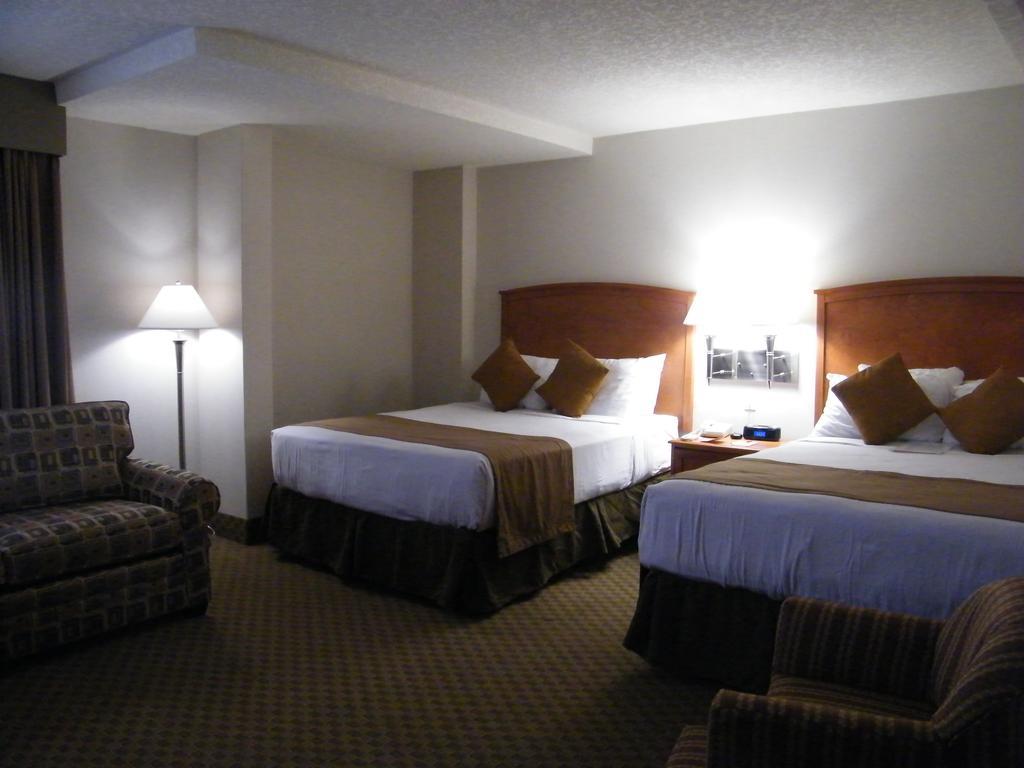 Ramada By Wyndham Edmonton South Hotel Szoba fotó