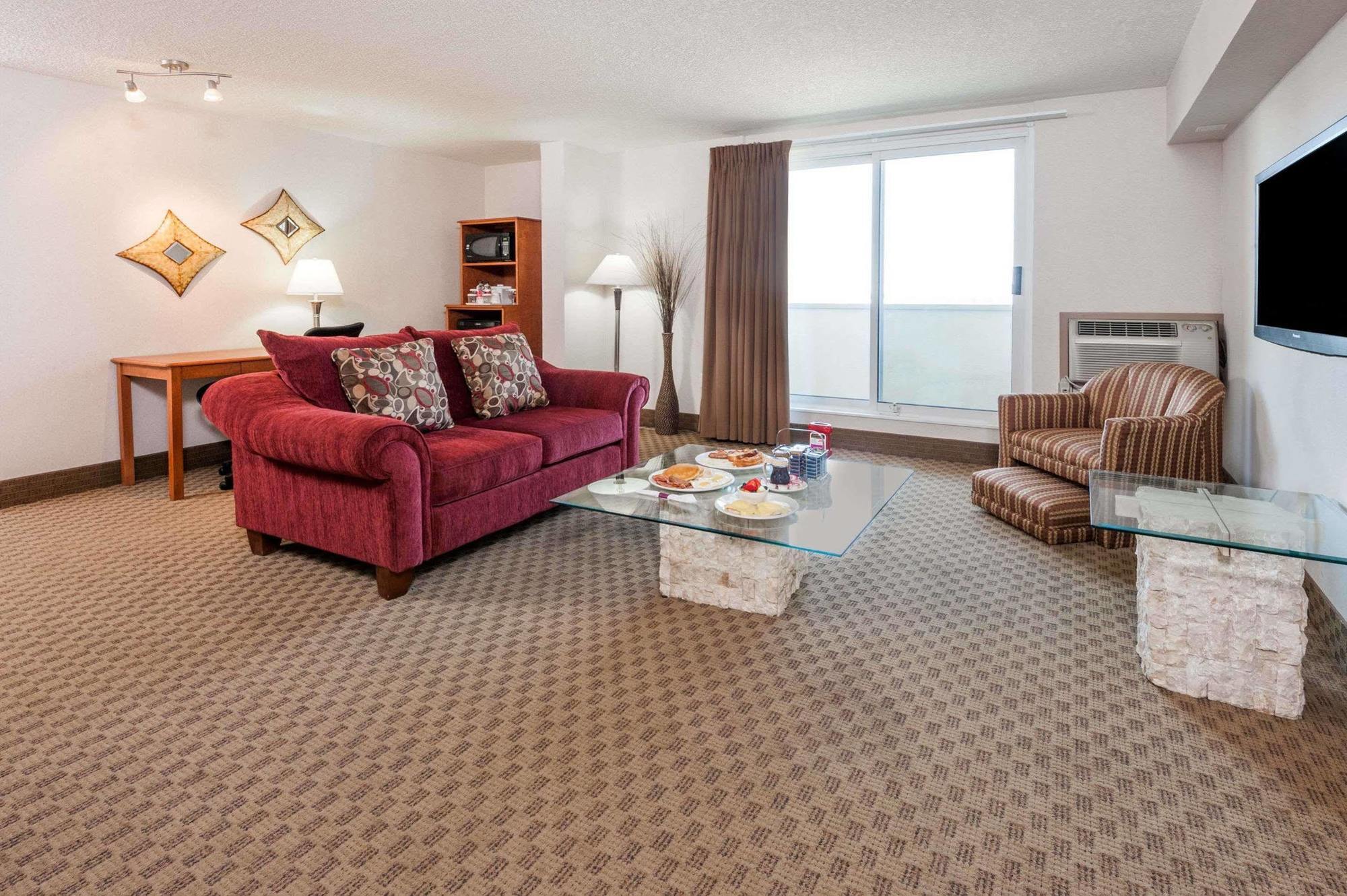 Ramada By Wyndham Edmonton South Hotel Kültér fotó