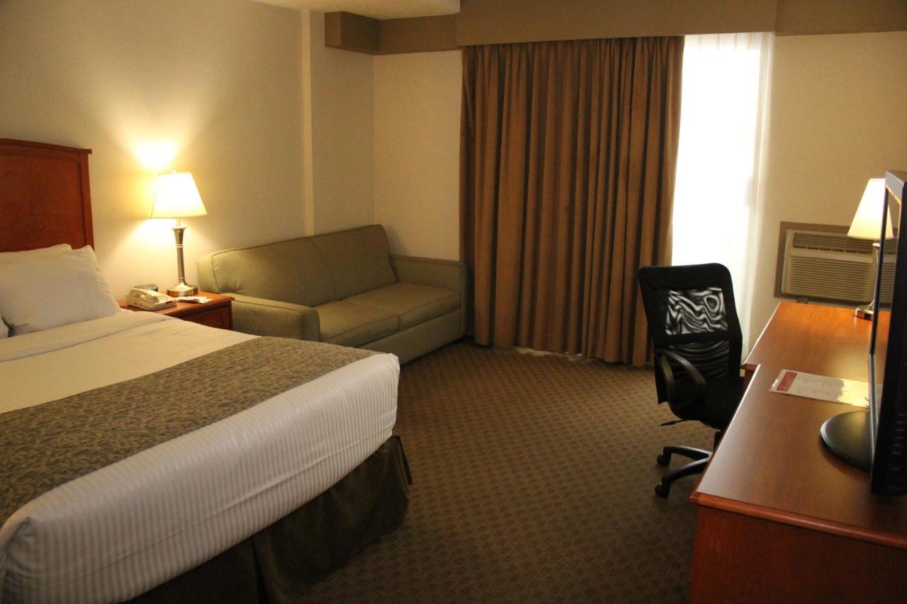 Ramada By Wyndham Edmonton South Hotel Kültér fotó