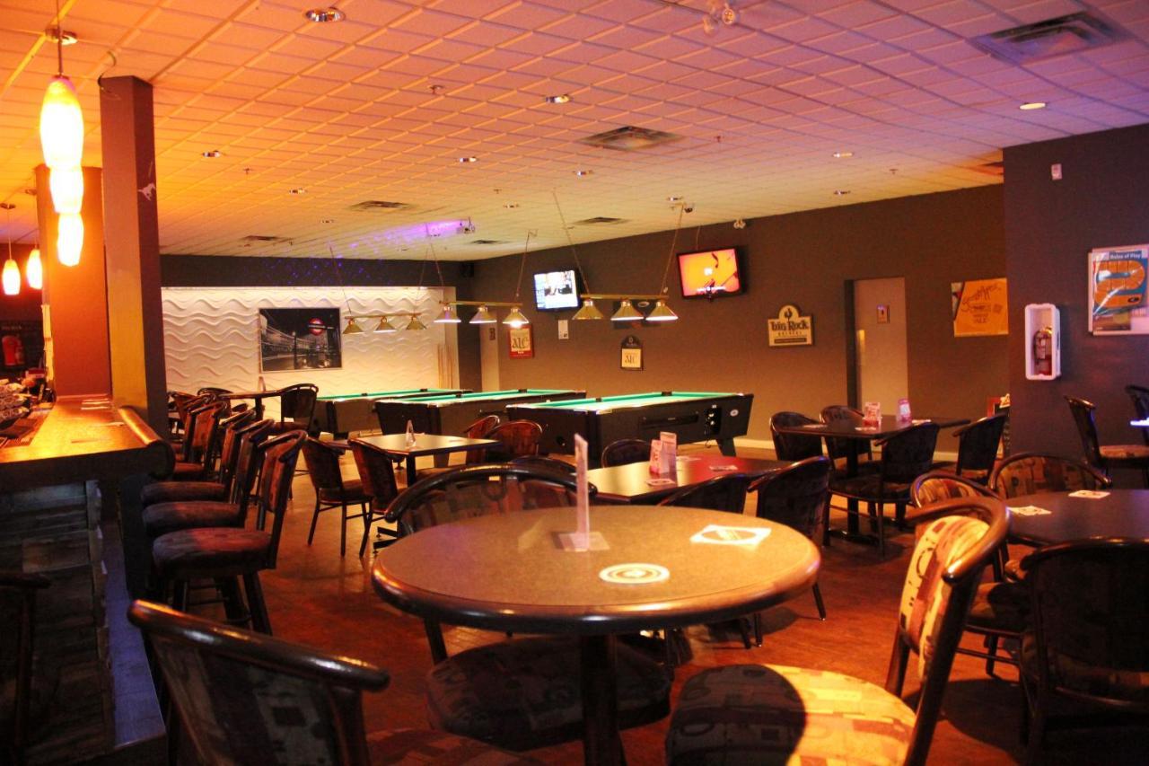 Ramada By Wyndham Edmonton South Hotel Kültér fotó